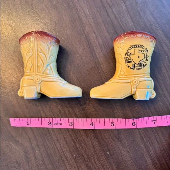 Vintage cowboy boot salt and pepper shakers - Picture 6 of 6